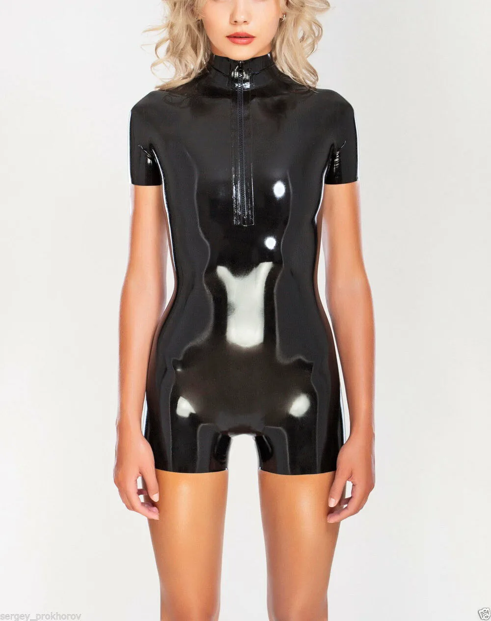 

Latex catsuit with zipper and short sleeves and legs FRONT ZIP