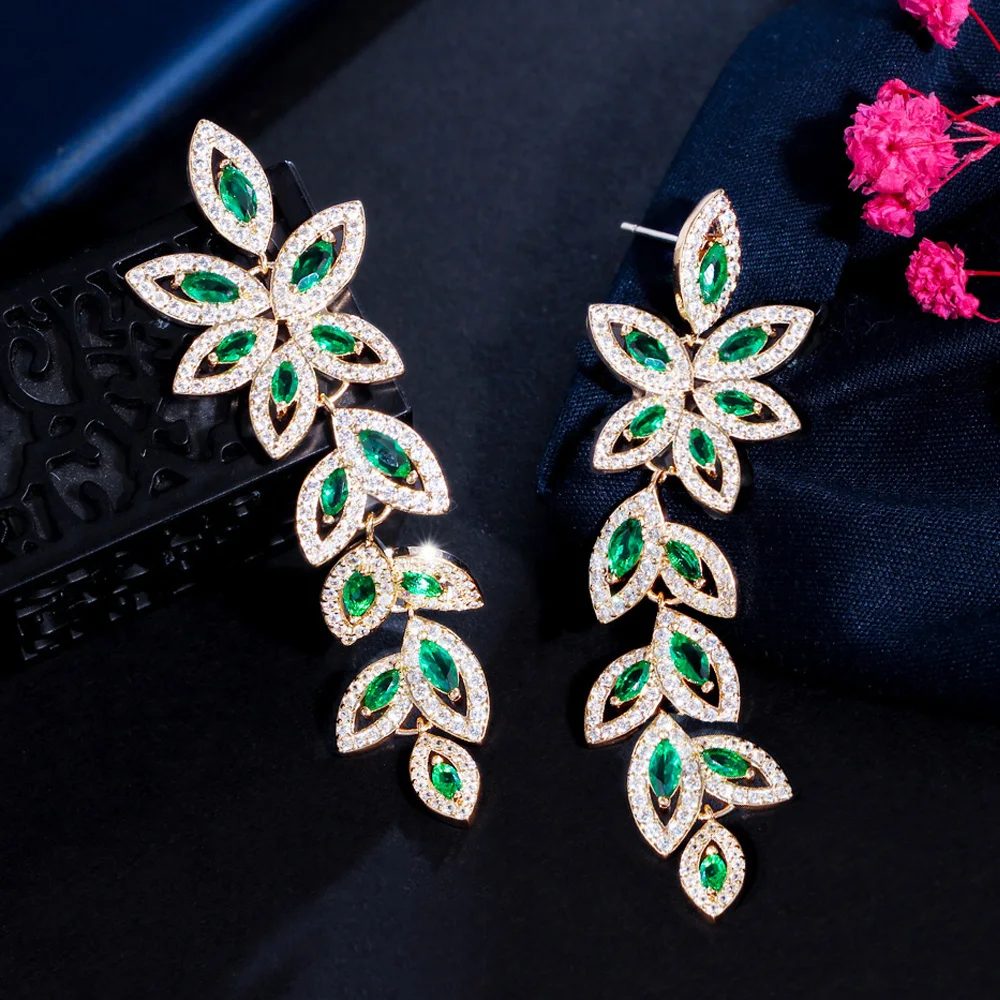 CWWZircons Dazzling Gold Color Green Cubic Zirconia Leaf Shape Dangle Drop Women Long Earrings for Wedding Party Wear CZ084