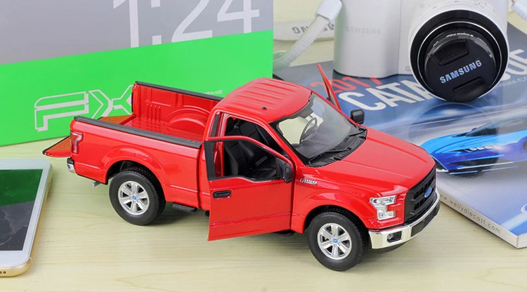 thumbnail image 2 of Welly 1:24 Scale 2015 Ford F-150 Regular Cab Pickup – White Diecast Model, NEX Series 2 of 6