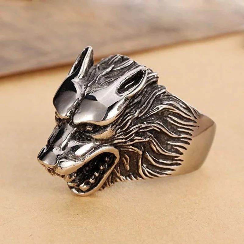 الموضة المبالغة الرجال طوق رأس الذئب شخصية الرجعية الجليد الذئب يلقي التيتانيوم الصلب حلقة سوبر كول هيئة الدفاع حلقة