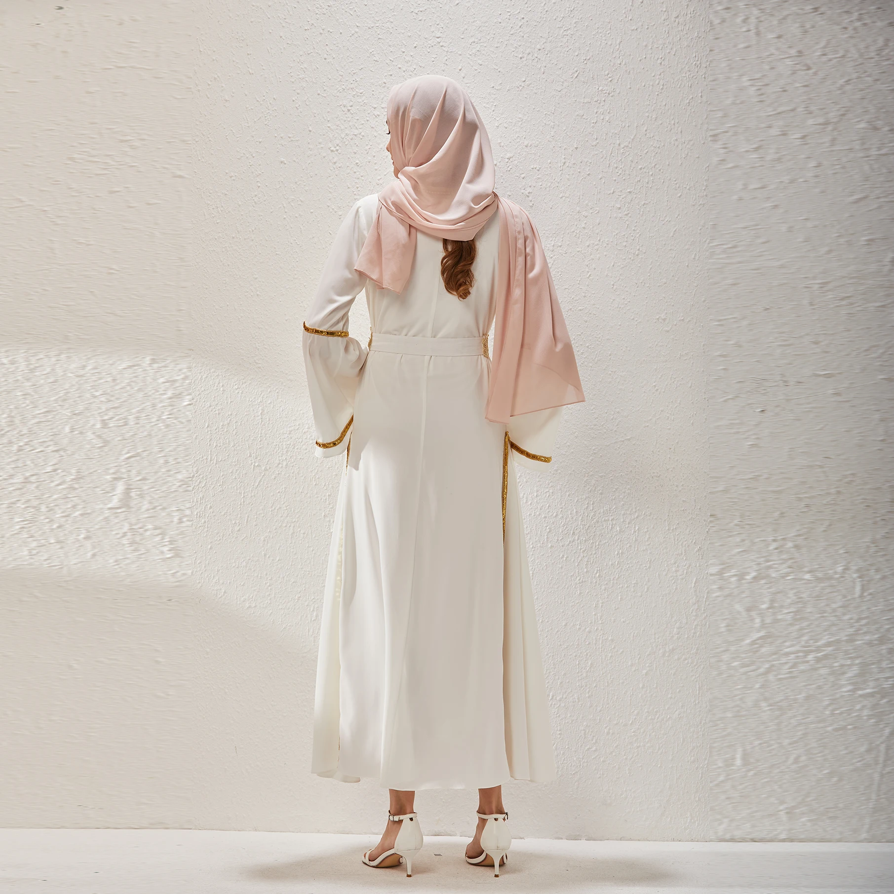 Abaya de bordado blanco de alta calidad para mujer, elegante caftán musulmán de ocio, novedad