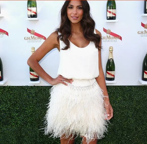 Elegant Cocktail Dresses A-line Scoop Short Mini Feather Beaded White Party Homecoming Dresses Customized