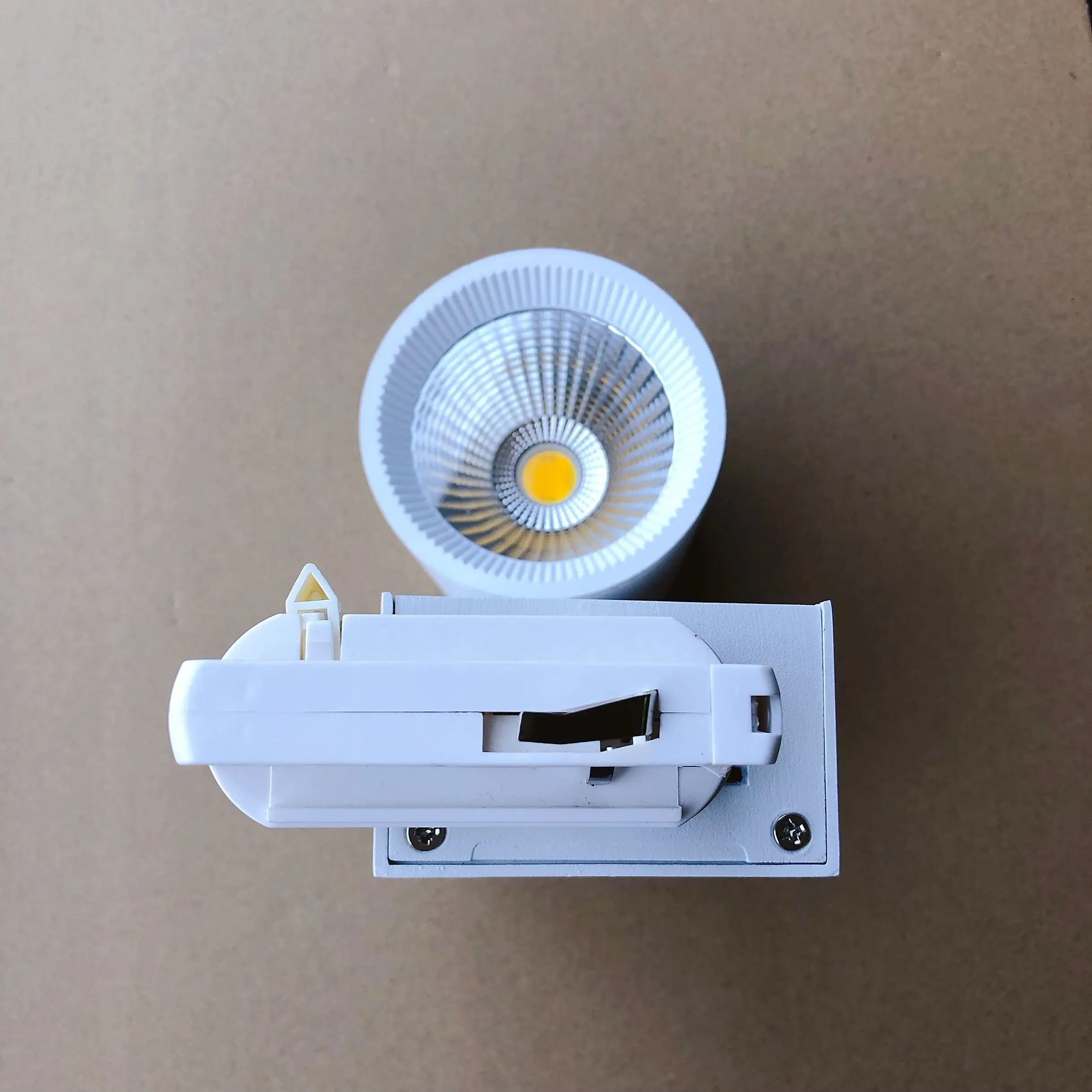 

40W COB LED Track Light 4 Wires 3 Phase AC85-265V LED Spotlight Downlight Rail Lamps for Home Shop Stores Indoor Lighting