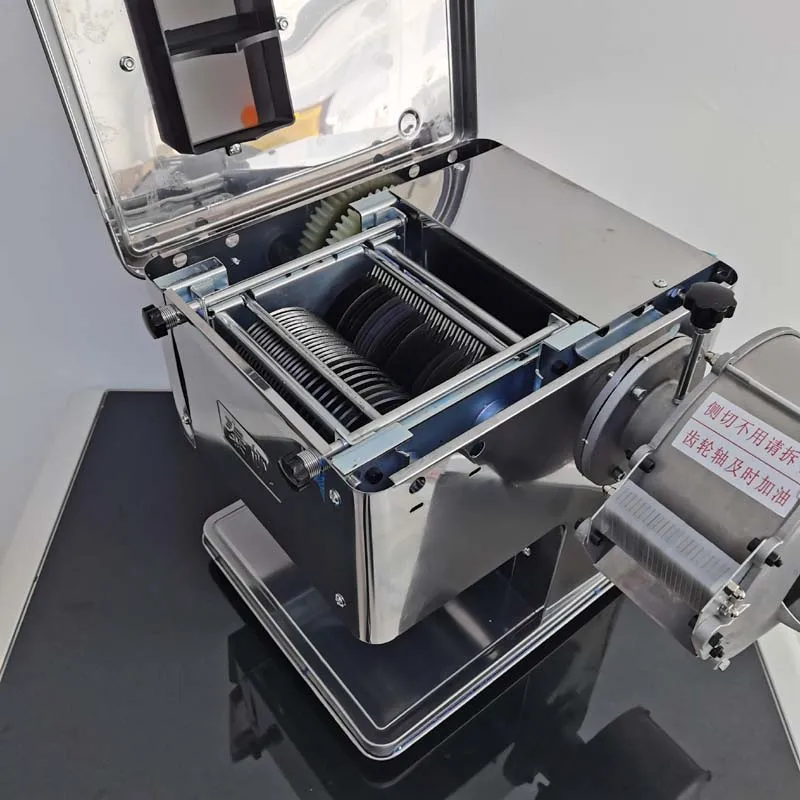 ماكينة تقطيع اللحوم التجارية المصنوعة من الفولاذ المقاوم للصدأ ماكينة فرم اللحوم المكعبة ماكينة تقطيع اللحوم الكهربائية ماكينة تقطيع اللحوم 220 فولت