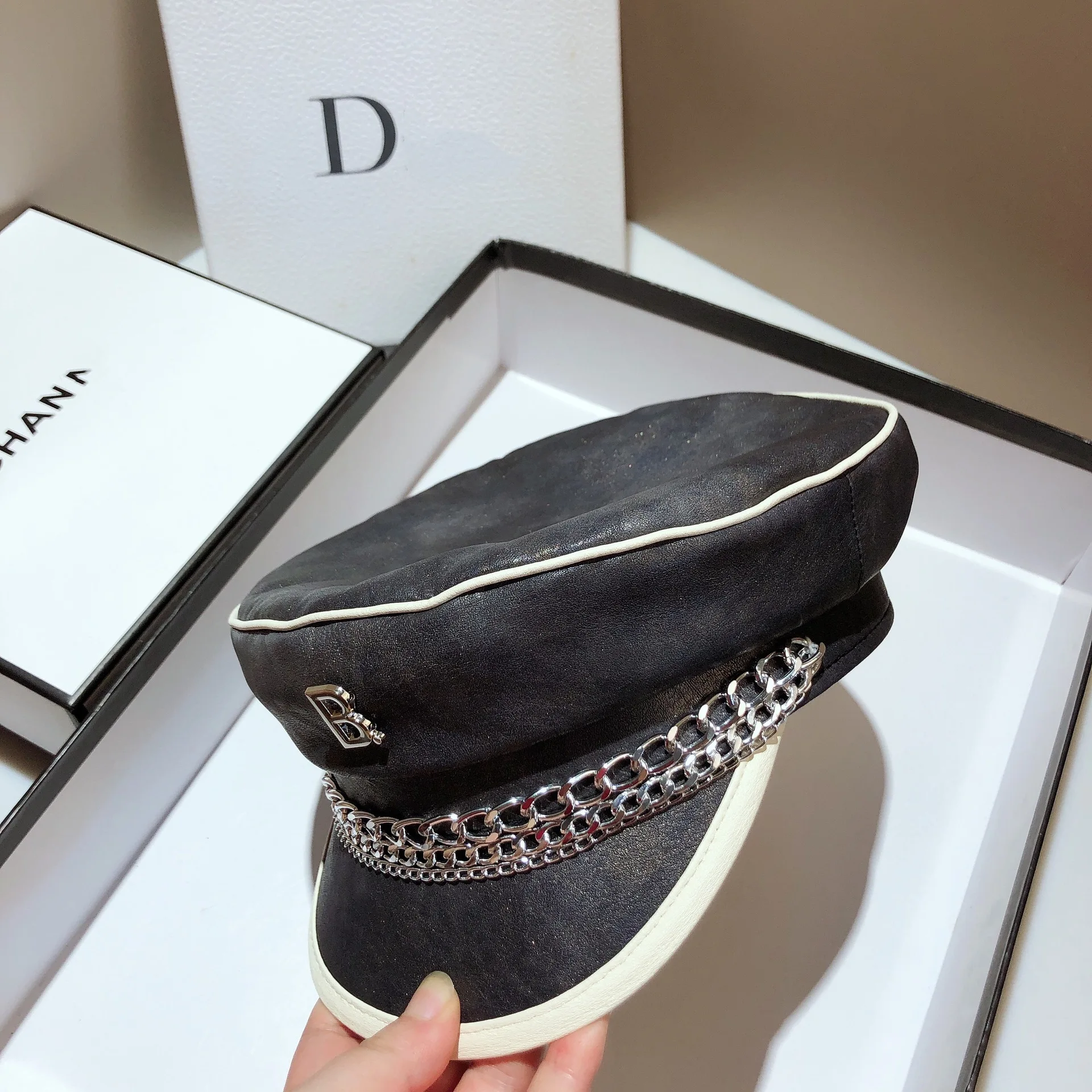 

Fashion Military Hats For Women Tie-dye Leather Sailor Hat Europe Retro Punk Chain Navy Hat Travel Personality Trend Peake Cap