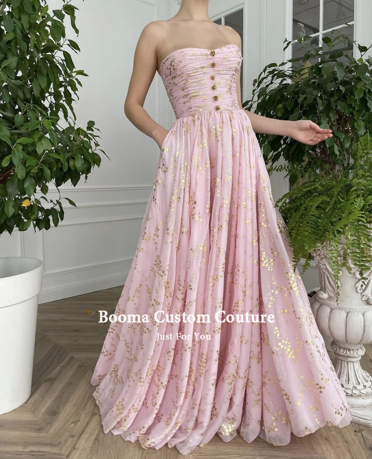 Booma 2021 Baby Roze Chiffon Prom Jurken Met Cape Strapless Ruches Gedrukt Gilded Bloemen Zakken A-lijn Formele Party Jurken