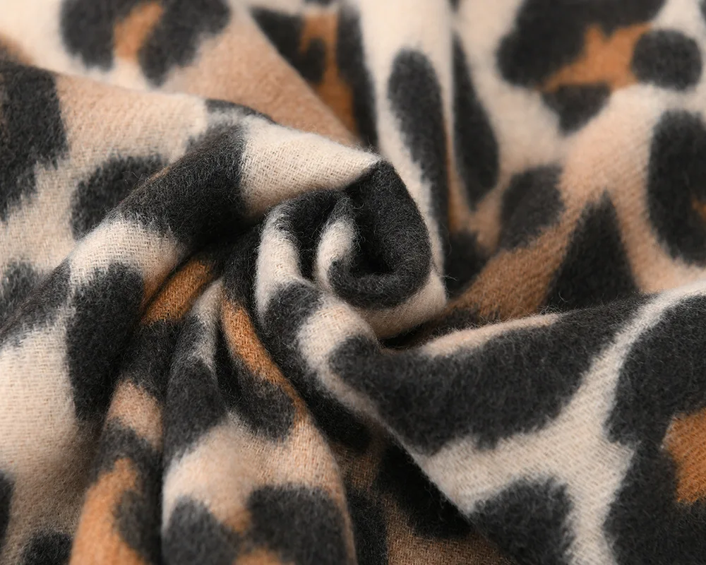 OMEA Winter Scarf Women European American Fashion Leopard Print Cashmere Scarf Classic Shawl Warm Cape Wholesale Luxury Poncho