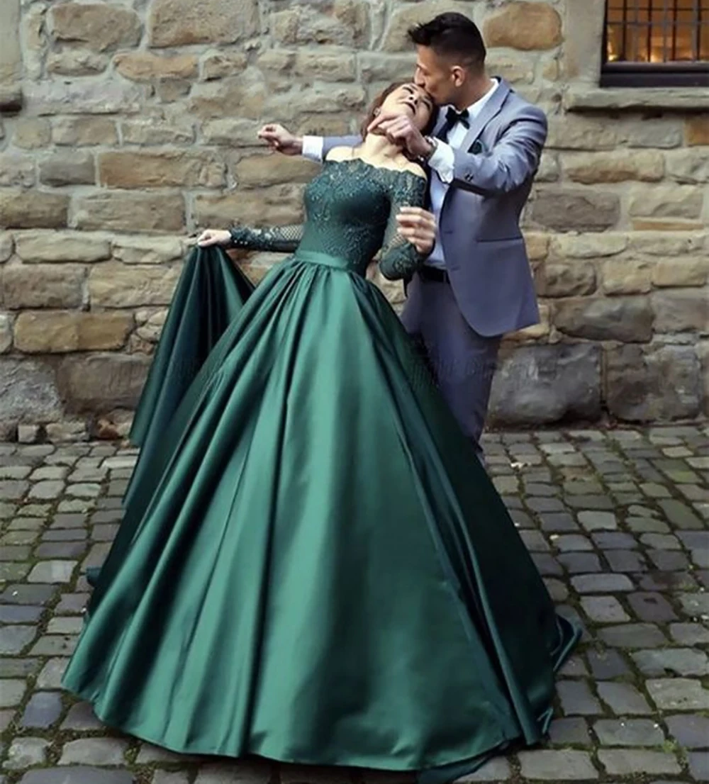 

Evening Dresses Off the Shoulder Satin Formal Dress New Elegant Muslim Long Sleeves Lace Emerald Green Party Ball Gown