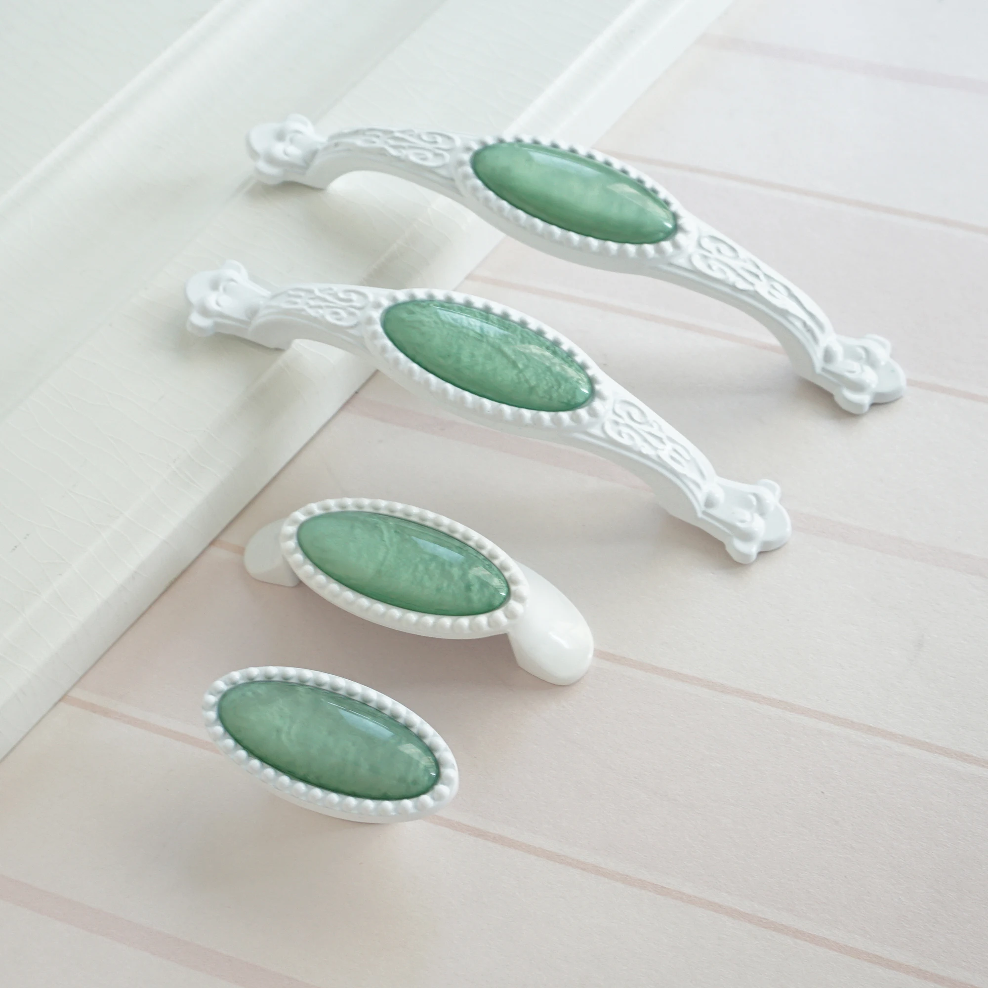 Nordic White Furniture Handles Green Imitation Agate Cabinet Handle Drawer Single Hole Knobs Wardrobe Pulls Kitchen Accessories