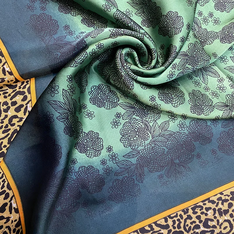 Europe 90cm Spring Hot Sale Versatile Emerald Leopard Print Lady Fashion Simulation Silk Scarf Large Square Scarf Shawl Scarf