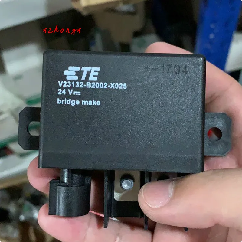 

Relay v2332-b2002-x025 24V