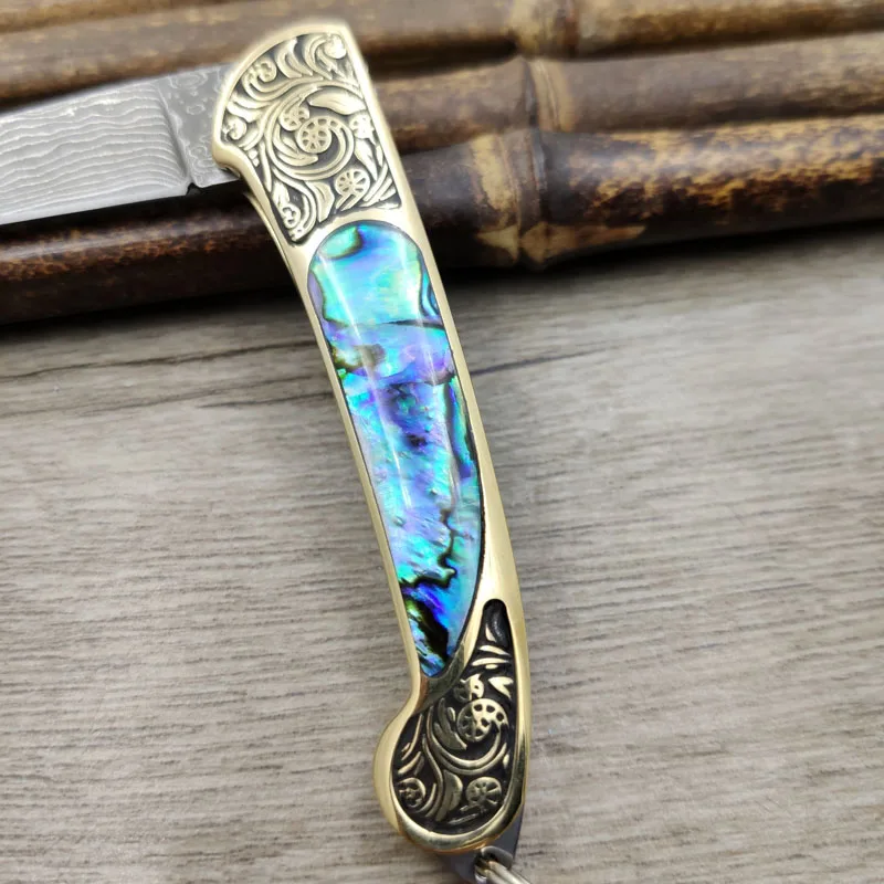 Cuchillo plegable de bolsillo de hoja de acero de Damasco hecho a mano de gran tamaño, latón amarillo + mango de concha de abulón, cuchillo utilitario