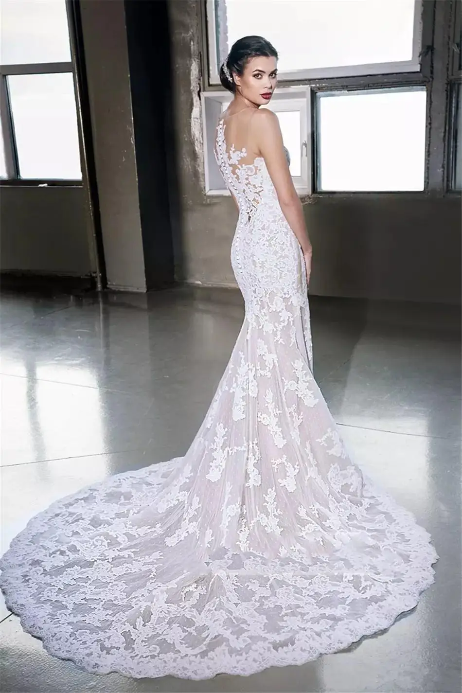 Lace Appliques Mermaid Wedding Dresses Sheer Neck Sleeveless Sweep Train Plus Size Bridal Gowns Custom Made Vestidos De Mariee