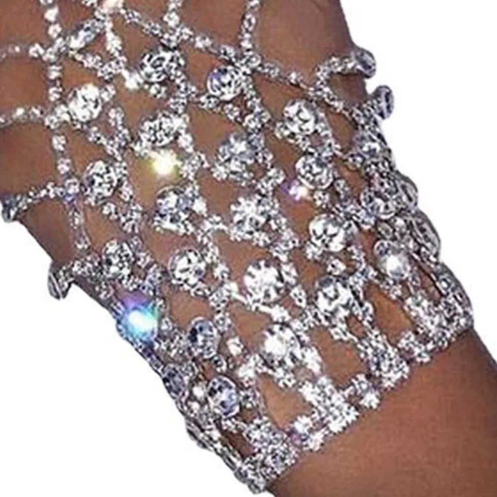 Fashion Personality Rhinestone Short Tassel Ladies Bracelet Jewelry Sexy Luxury Shiny Crystal Connect Fingers Hand Accessories