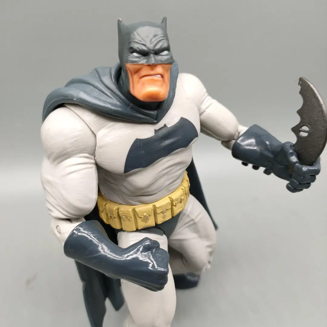 DCC Collectibles DarkKnight Returns Bat-Hero  6