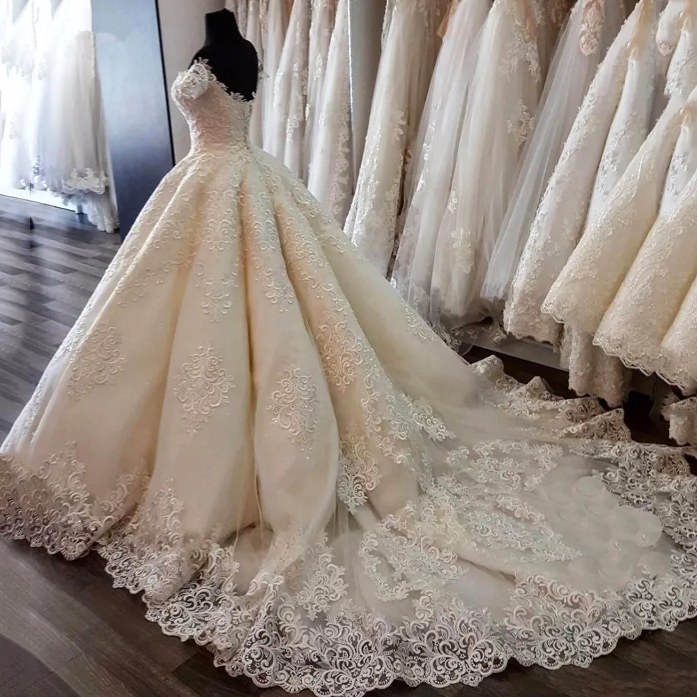 

Romantic Middle East Style Wedding Dress Ball Gowns Saudi Arabia Royal Hemline Train Off Shoulder Custom Made Bridal Formal Gown