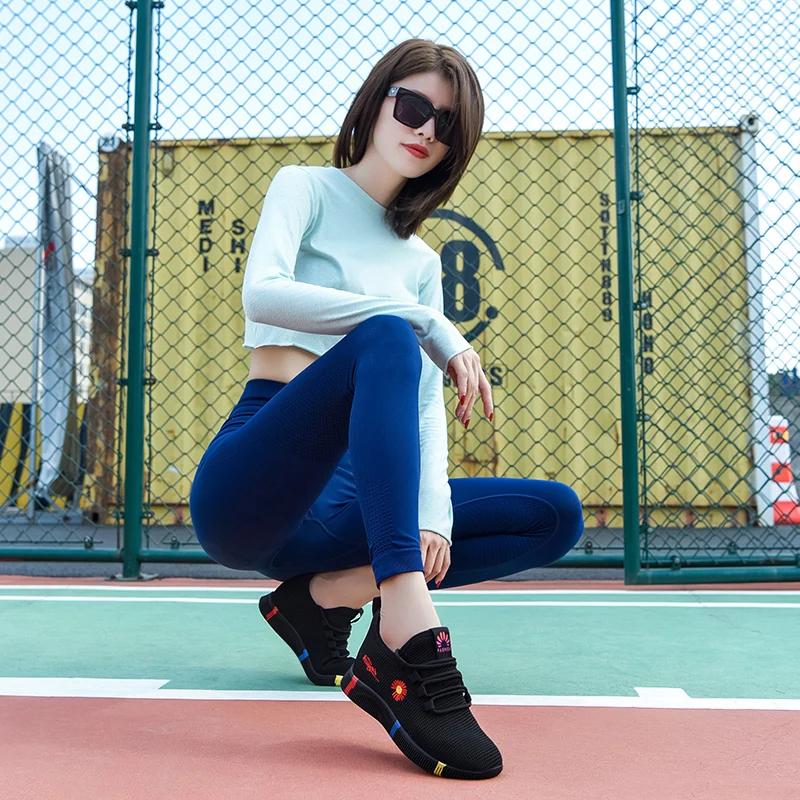 2021 Sneaker Super Light Tennis Shoes Fly Weave Dense Mesh Breathable Women Shoes Breathable Non-slip Sneaker Training Shoes