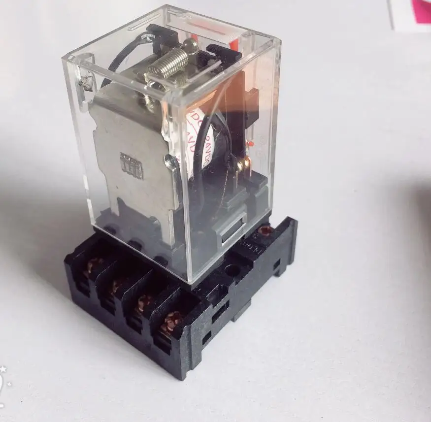 تتابع مع قاعدة مقبس ، تيار متردد ، تيار متردد V ، AC110V ، DC24V ، DC12V ، 8-Pin ، 10A ، 250VAC ، PF083A