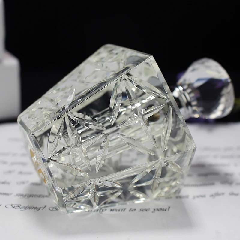 12ML Fashion Crystal Perfume Bottle Refillable Essential Oil Bottle Travel Perfume Cosmetic Bottle Lady\'s Gift