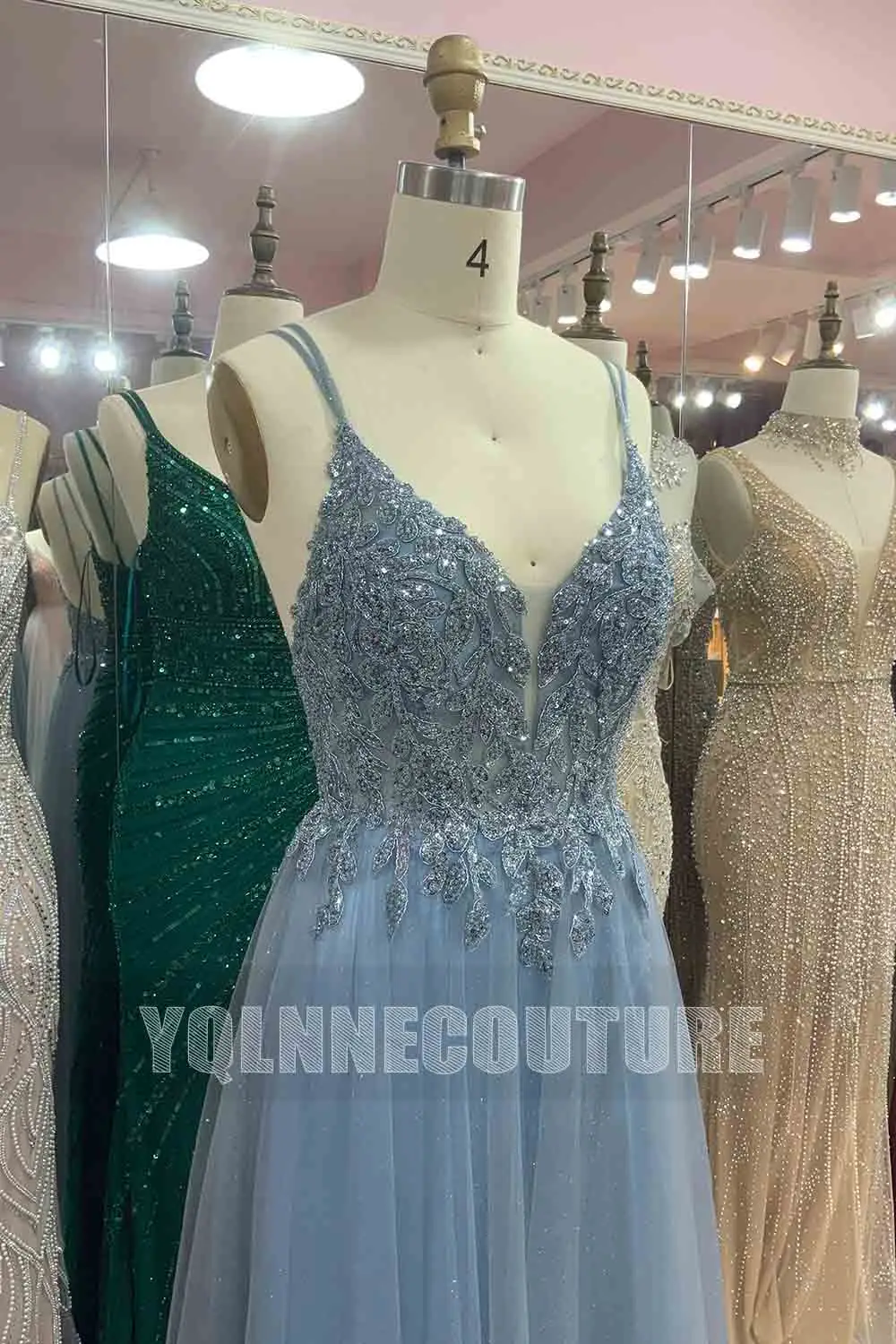 2023 Sparkly Dusty Blue Long Prom Dresses Gala Straps Sequined Beaded Mulheres Vestido de noite Party Night Backless Em estoque