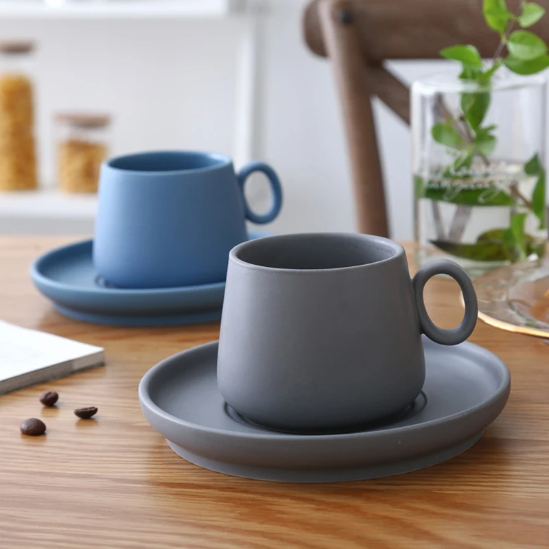 Tazze da caffè con vassoio accessori da cucina tè in porcellana piattini in ceramica opaca tazza tazze da caffè forniture per la casa Tasse À cafe