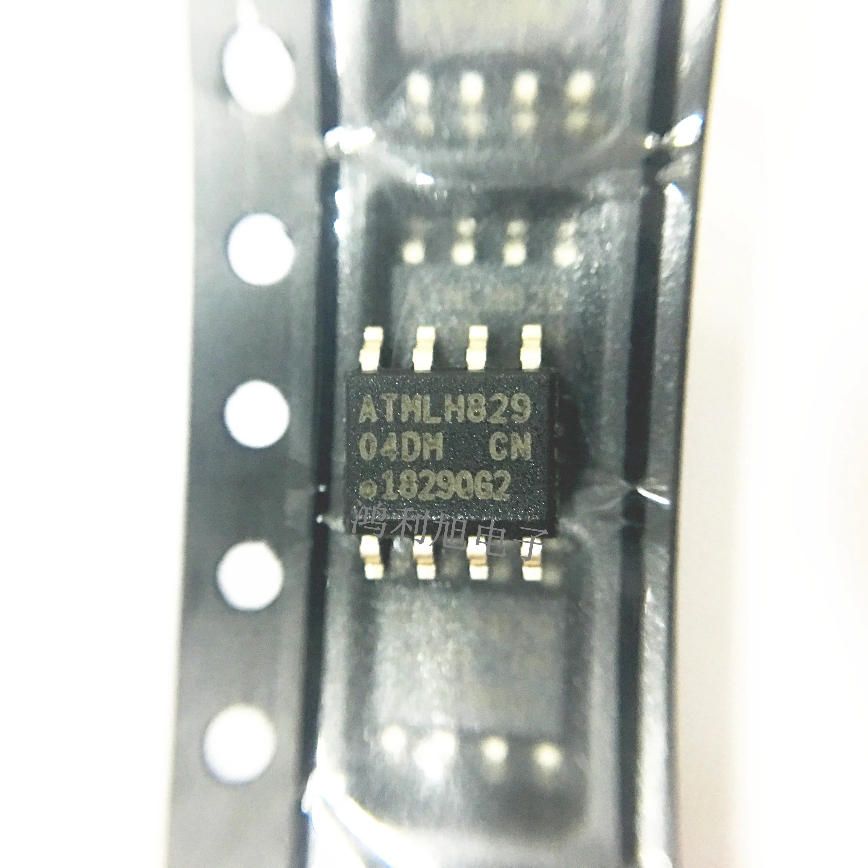 10 sztuk/partia AT24C04D-SSHM-T EEPROM Serial-I2C 4K-bit 512x8 1.8V/2.5V/3.3V 8-pinowe SOIC T/R