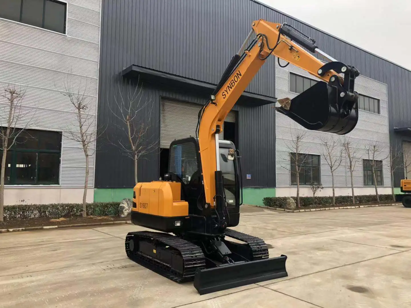 SYNBON Hydraulic System Farm Digger Machine Crawler Excavator 6.5Ton SY607