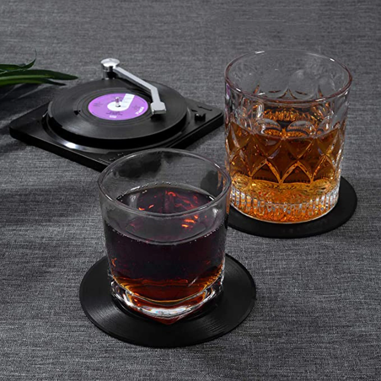 6Pcs/pack Black Vinyl Disk Coasters with Vinyl Record Player Holder Creative Coffee Mug Cup Coasters Heat-Resistant Non-Slip Pad