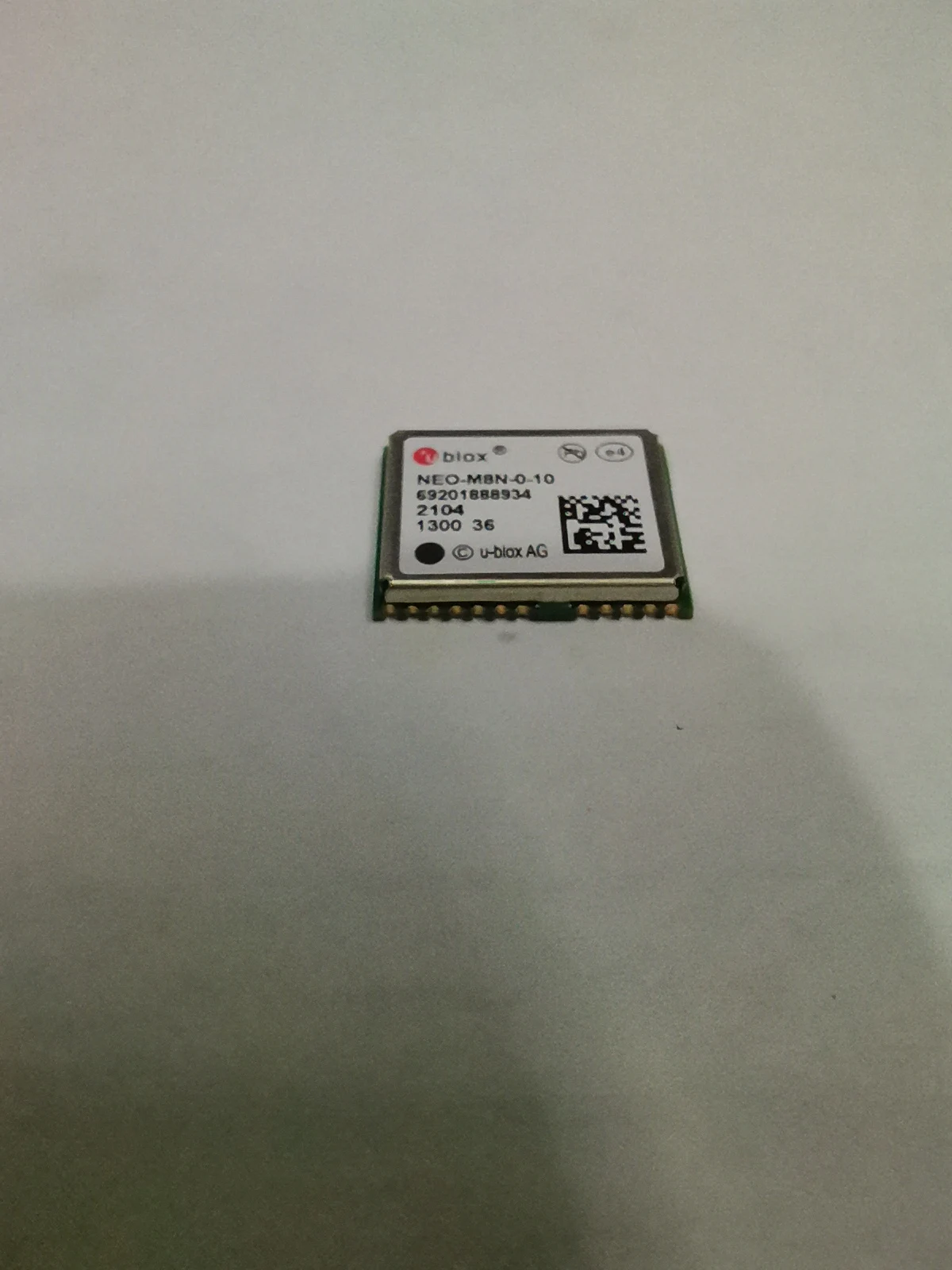 2 pezzi NEO-M8N-0-10 modulo sensore IC è disponibile a magazzino