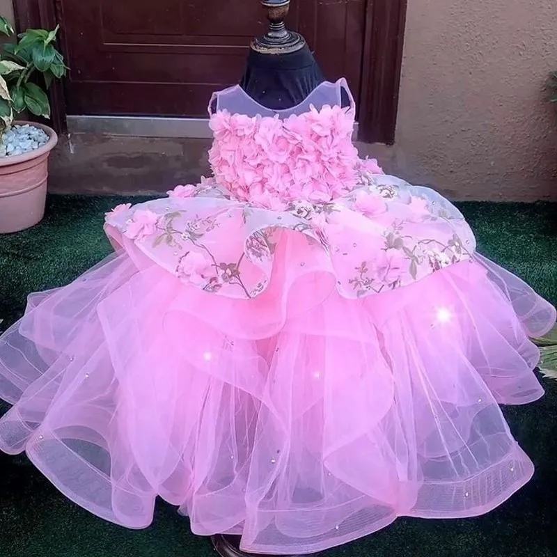 

Pink Ball Gown Flower Girl Dresses For Wedding Tiered Toddler Pageant Gowns Sheer Bateau Neck Tulle 3D Appliqued Kids Prom Dress