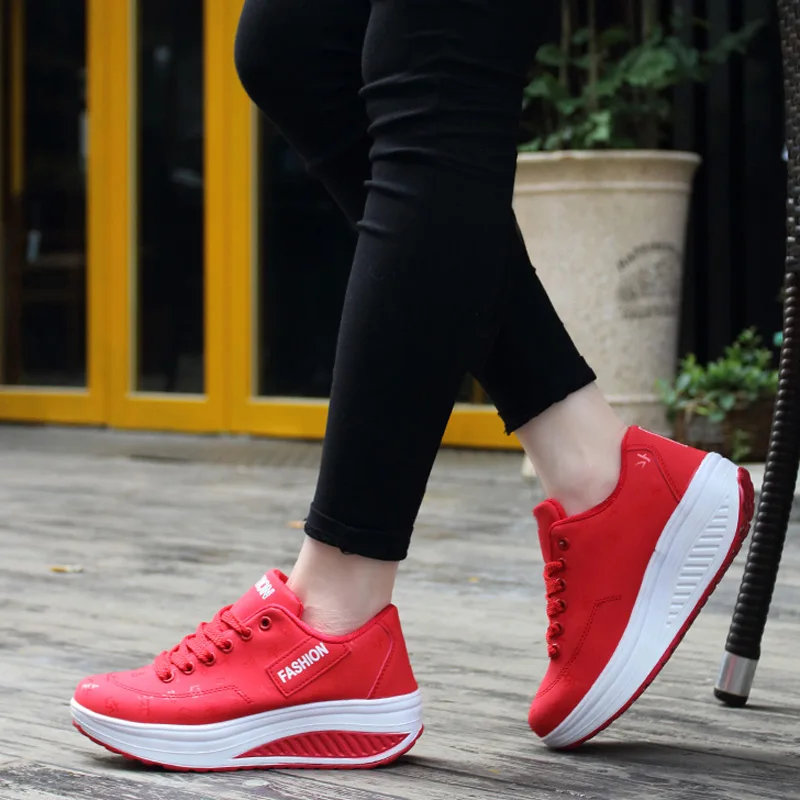 Sneakers da donna 2021 scarpe casual con zeppa solida sneakers da donna scarpe da corsa da donna sneakers da donna con lacci zapatillas mujer