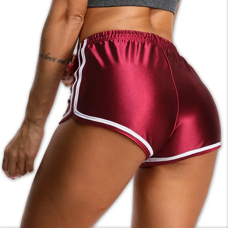 Short de sport en satin pour femmes et filles, pom-pom girl, pantalon court, décontracté, coupe régulière, entraînement, plage, été