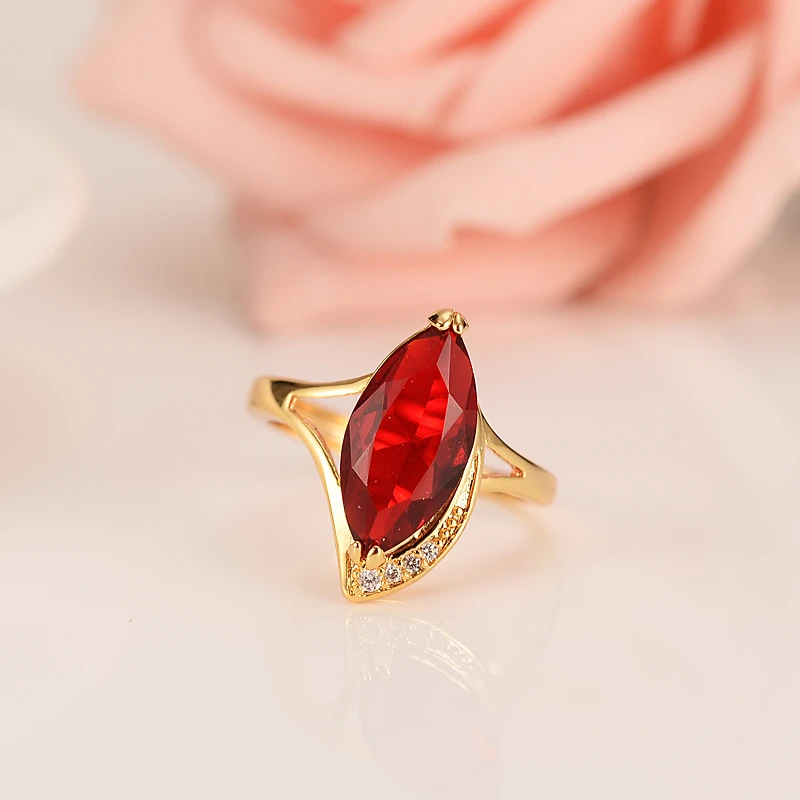 

Adjustable Red Stone Rings For Women Metal Crystal Rhinestone Gold Color Court Style Luxury Finger Ring Wedding Party Gift