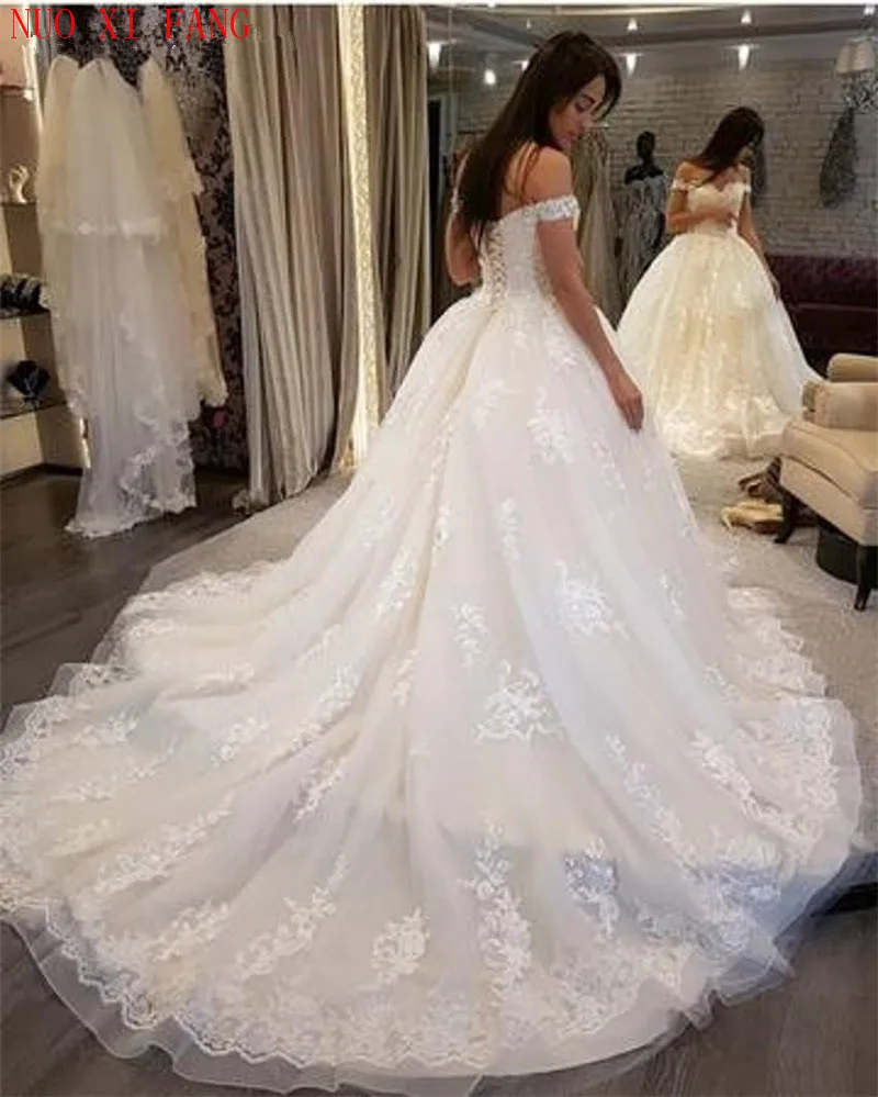 Robe de mariée Vintage en dentelle avec des Appliques, épaules dénudées, traîne, ligne A