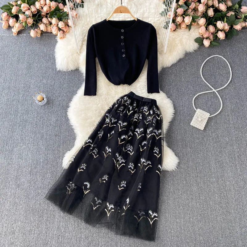 

Autumn Women Embroidered Two Piece Set Vintage O-Neck Single Breasted Long Sleeve Knitted Pullover + Sequins Mesh Skirt Suit New