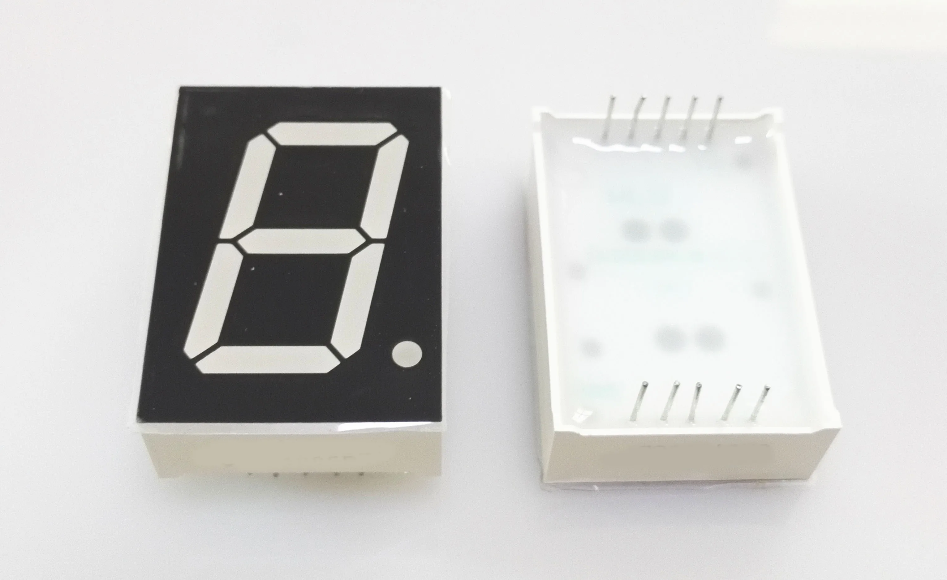 شاشة أرقام كبيرة أحمر/أزرق/أخضر/أبيض 7 قطعة عرض 1 "1.5in 2.3" 5 بوصة شاشة LED أنبوب رقمي شاشة LED رقمية