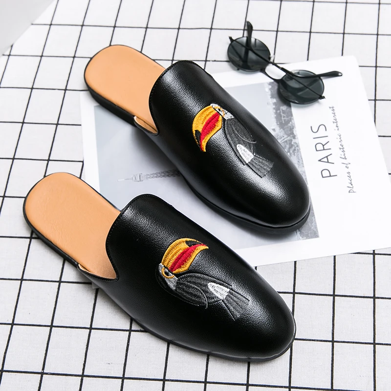 Summer Half Shoes For Men Luxury Designer Fashion Slipon Flats Mules Men Lazy Shoes Leather High Quality Loafers Slippers Slides