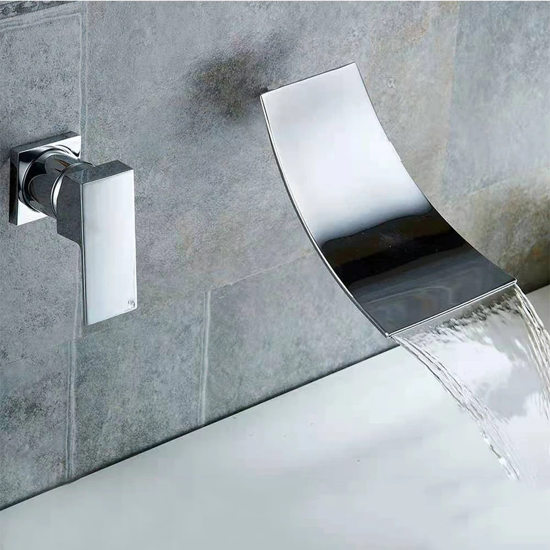 Tutto il rubinetto del bagno a cascata nascosto a parete In rame a parete ampia gamma di miscelatori caldi e freddi