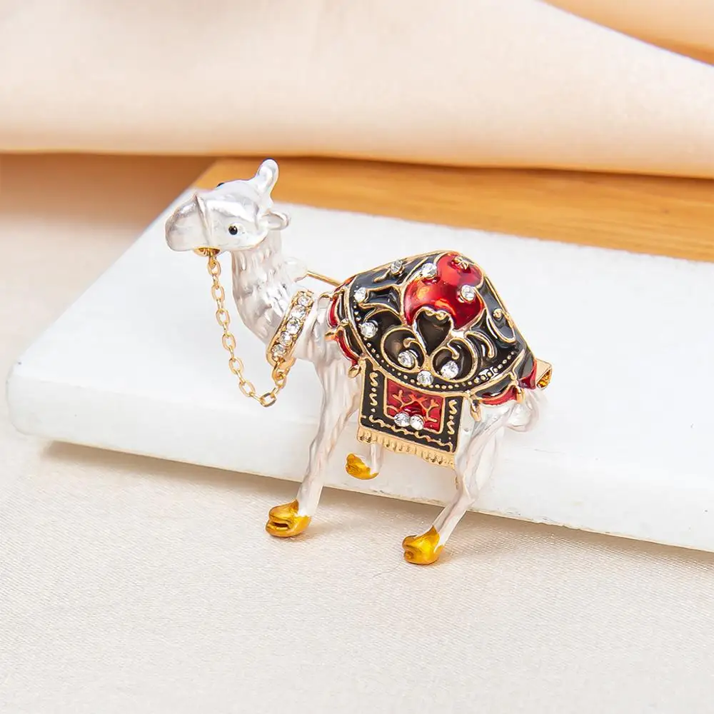 Hot Selling Cute Cartoon Alloy Oil Camel Brooch Wedding Dress Accessories Pin Lady\'s Beautiful Jewelry Brooch