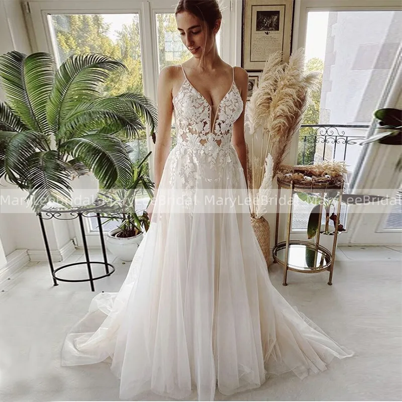 Light Champagne Boho Tulle Wedding Dress Spaghetti Straps Appliqued Beach Wedding Gown Sexy Backless Bride Dresses suknia ślubna