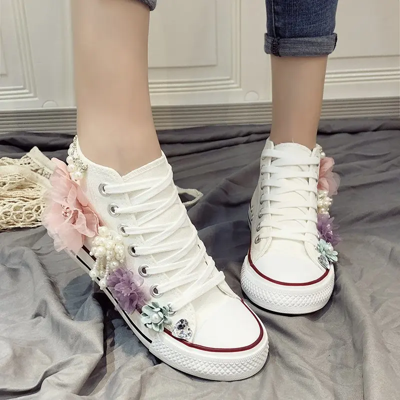 Spring 2024 New High-top Canvas Shoes for Women Hand-tailored Flower Pearl Students Fashion Casual Shoes Lady Sneakers