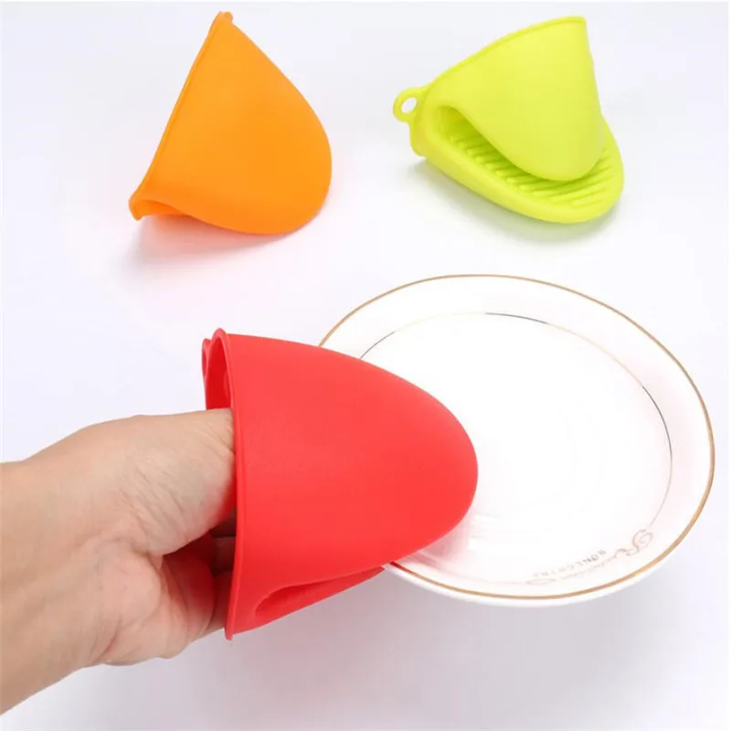 Why the Shape of Oven Mitts Matters: A Comprehensive Review and Guide