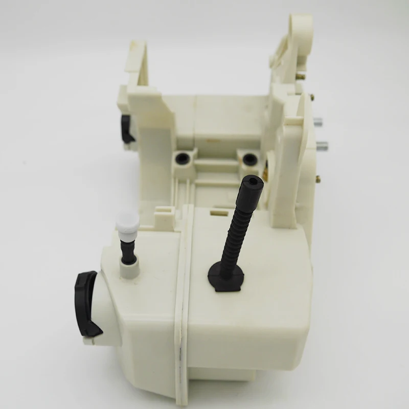 น้ำมันการใช้แก๊สถัง Crankcase สำหรับ Stihl 023 025 MS230 MS250 Garden Chainsaw เครื่องยนต์ที่อยู่อาศัยเครื่องมืออะไหล่อะไหล่