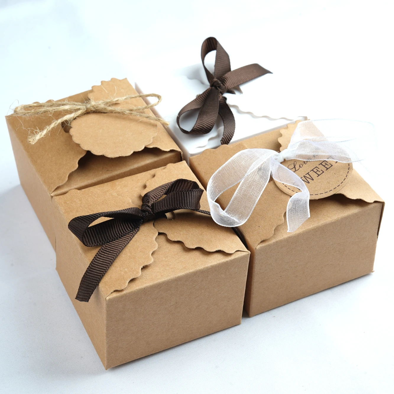 Wave Kraft Paper Box with ribbons and tags wedding baby shower favors candy box gift packing boxes vintage party favours 10pcs