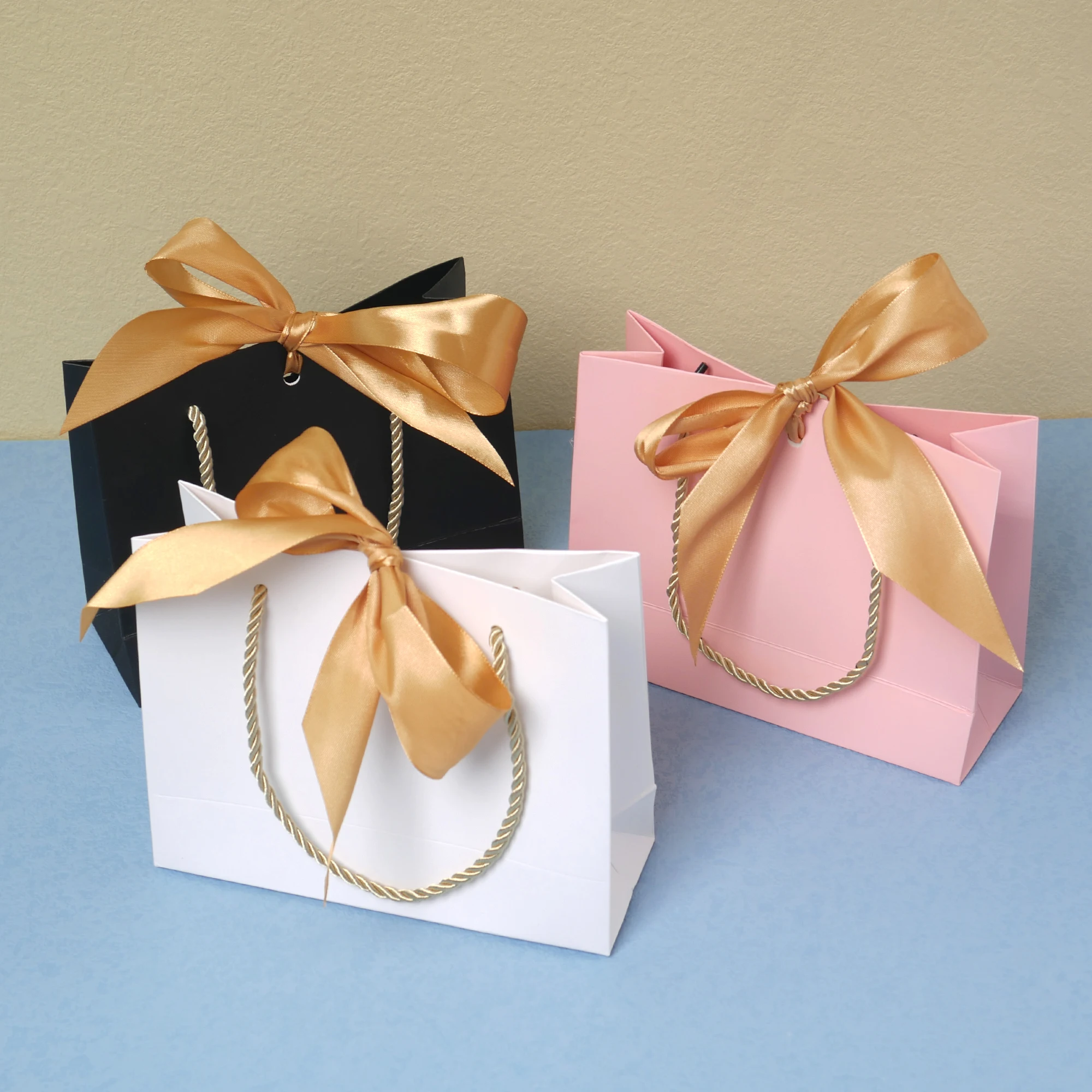 Gift Bags With Handles Paper Party Favor Handbag Bow Ribbon Jewelry Packing Birthday Wedding Graduation Celebration Present Wrap