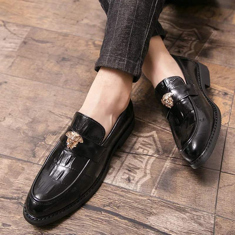 2022New Men Leather Casual Shoes Man Fashion Slip-On Luxury Embroidery Suede Leather Shoes Trend Loafers Big-toed Shoes