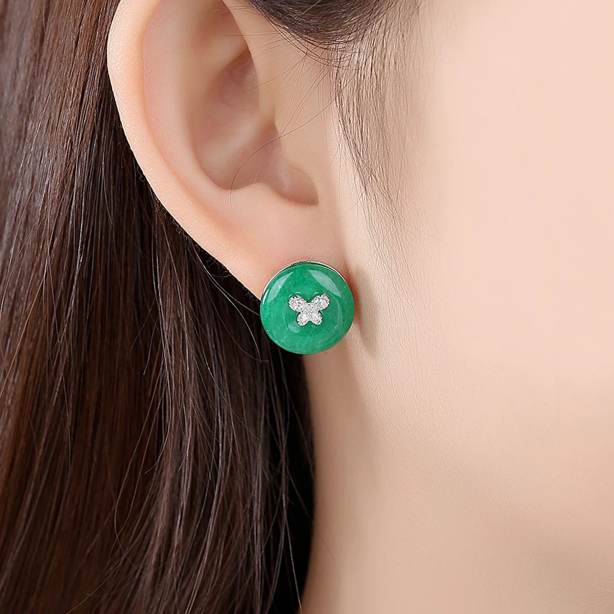 LUOTEEMI New Elegant Design Attractive Green Stones Round Stud Earring for Women Wedding Party Versatile Korean Jewelry for Girl