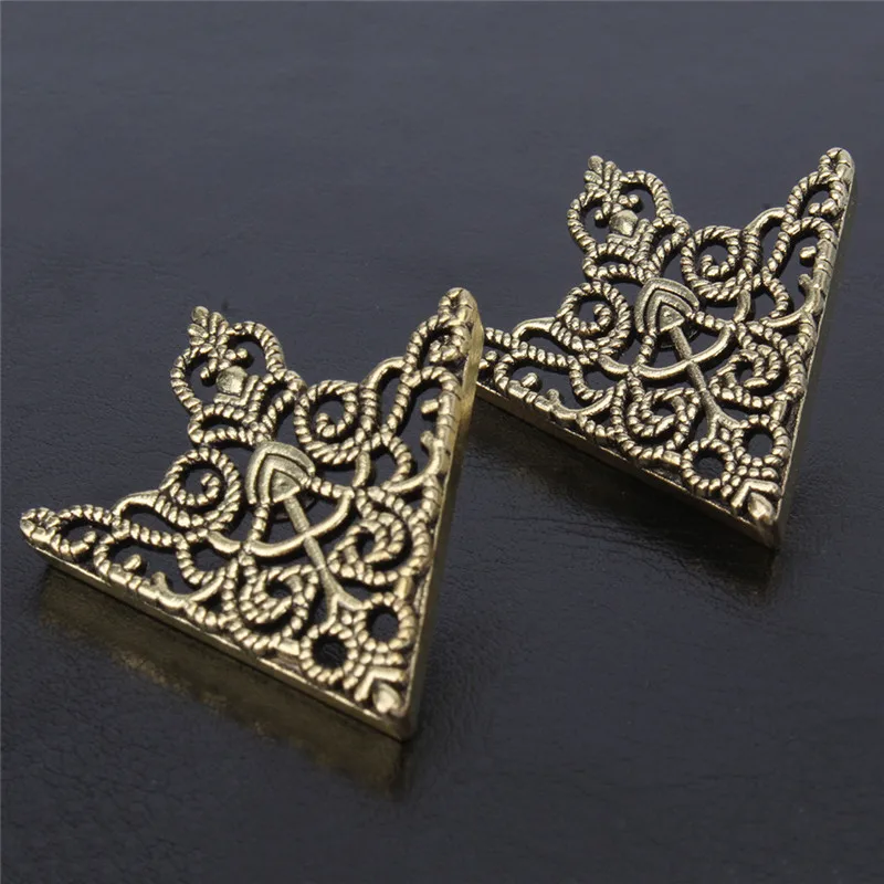 Vintage Crown Hollow Pattern Shirt Collar Brooch Pin Corner Buckles For Men Women Corner Shirt Blouse Clothing Accessories 2023