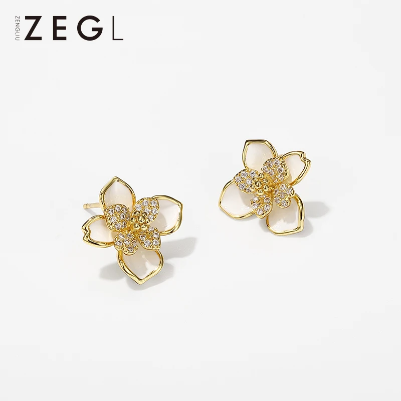 

TT Temperament Small Flower Stud Earrings Maiden Fresh Small Three-Dimensional Petals Earrings Earrings 2021new