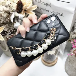 Fashion Pearl Leather Wrist Band Hand Strap Flower Pendant Lambskin Leather Case Cover For Iphone 16 15 14 13 12 Pro Max Plus